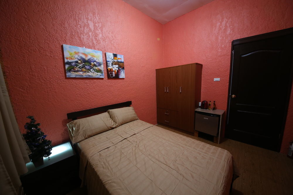 Dee Guest House Lapu-Lapu City Exterior photo